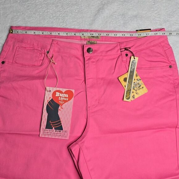 304 NWT Hybrid & Company Ultra Comfy Butt Lift Stretch Bermuda City Short Sz 20 - Picture 7 of 9